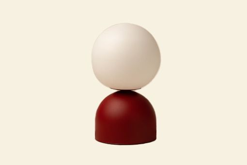 Lampe de chevet Micadoni Ely en bordeaux, abat-jour globe blanc rond