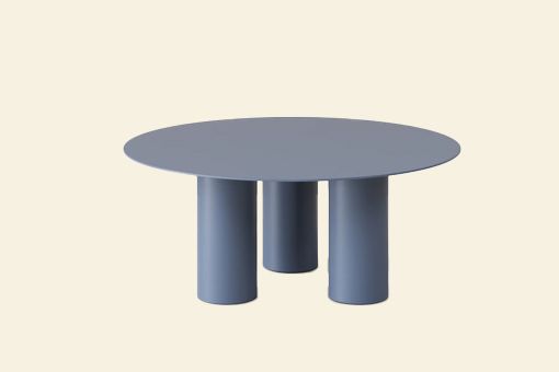 Table basse Micadoni Archie en bleu ardoise, plateau rond, pieds cylindriques