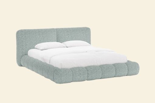 Lit Micadoni Solange en velours rouille, tête de lit capitonnée, base cannelée