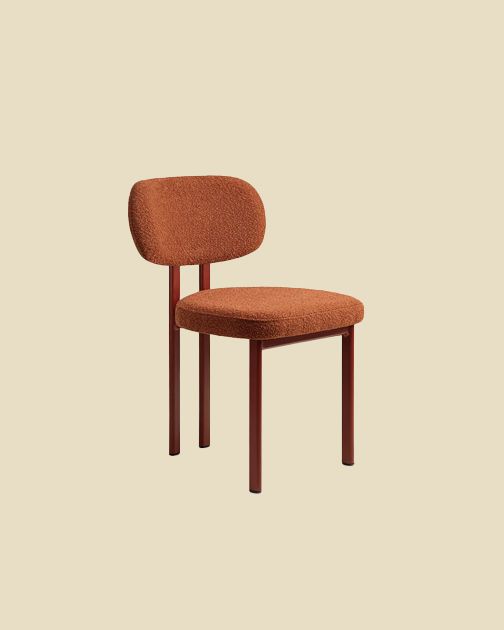 Chaise Micadoni Sam en bois de noyer, assise bouclé taupe