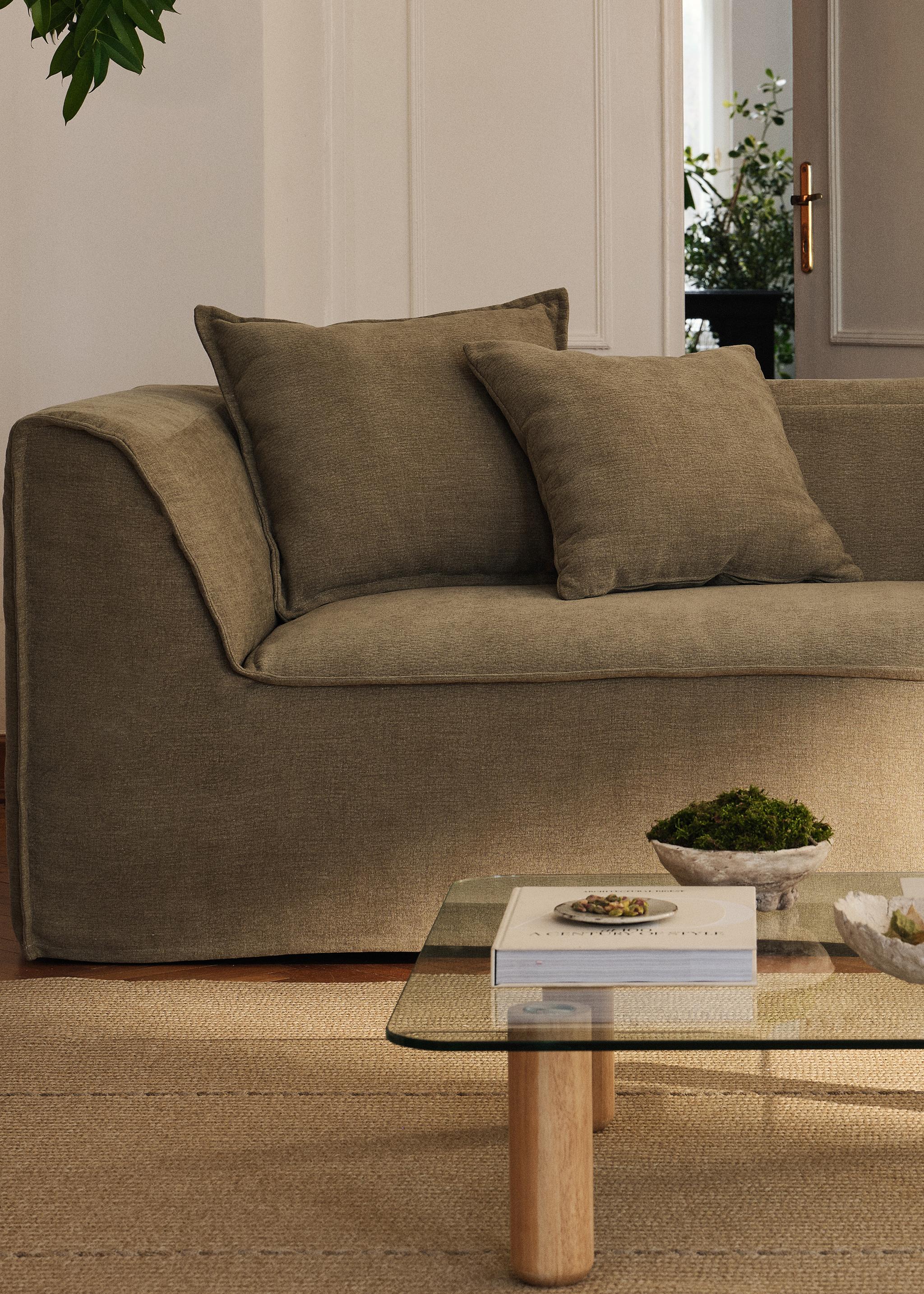 Housse de canapé Milton en tissu vert olive à silhouette décontractée – Micadoni